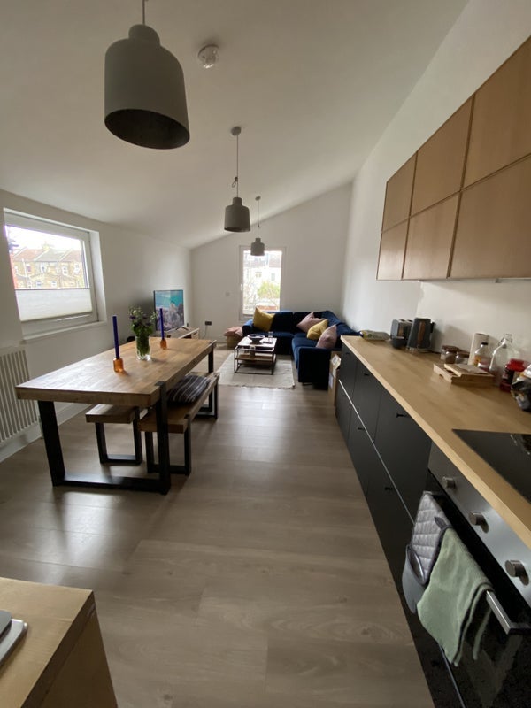 Room Boleyn Road in Greater London