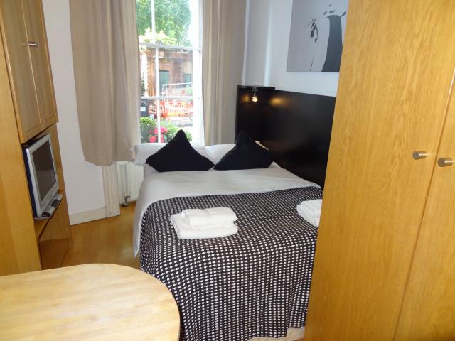 Flat Cartwright Gardens in Greater London