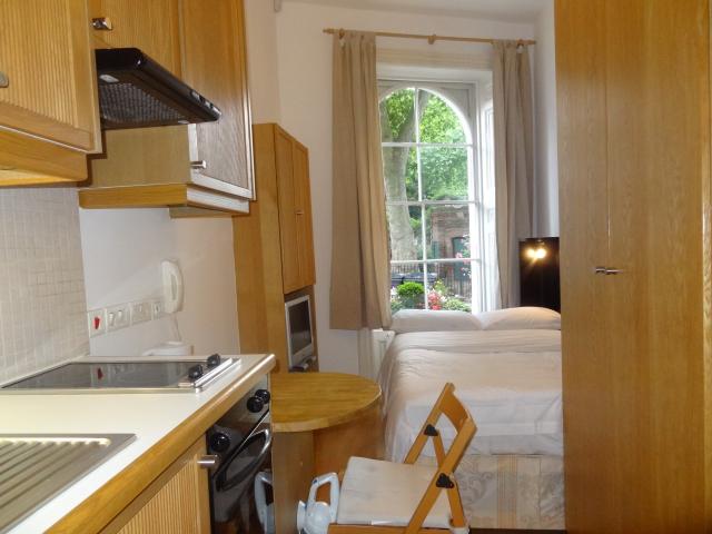 Flat Cartwright Gardens in Greater London