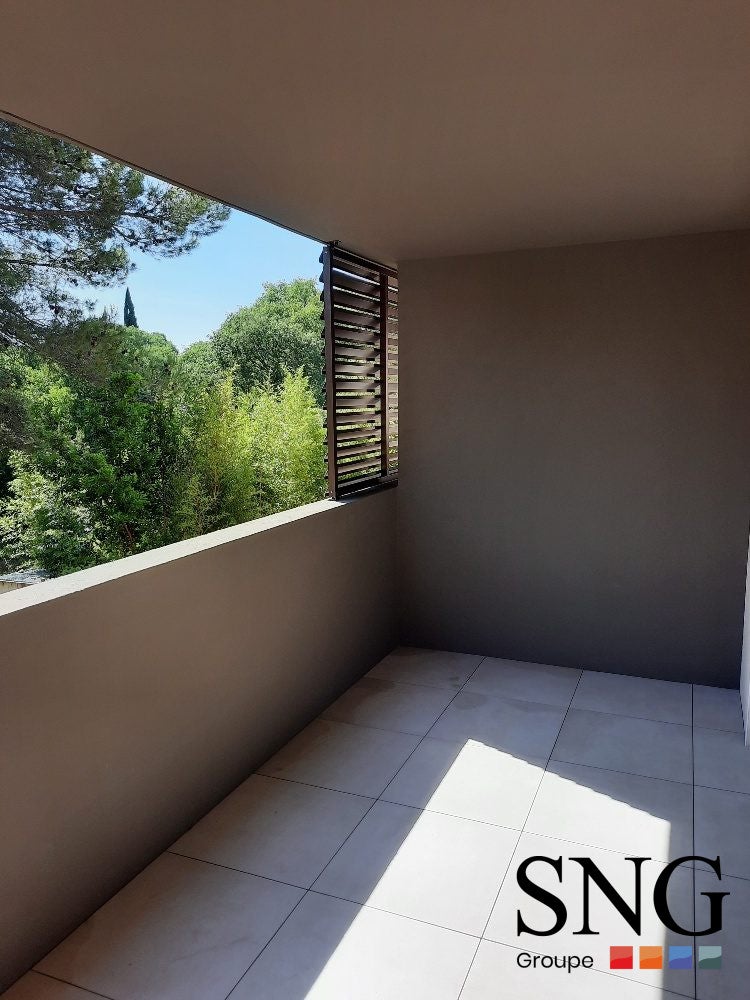 Appartement Avenue Monseigneur Robert Dalverny à Nîmes