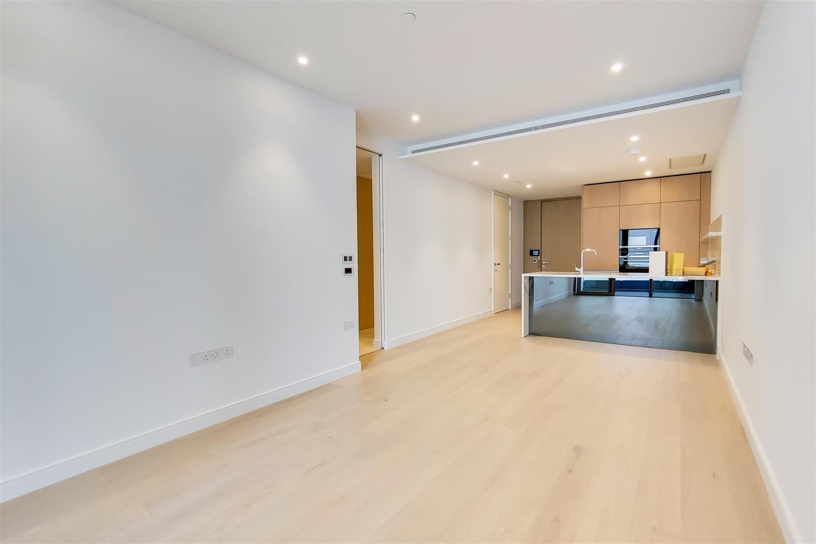 Flat Park Drive in Greater London