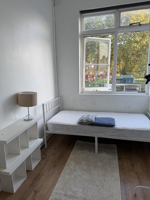 Room Green Lanes in Greater London