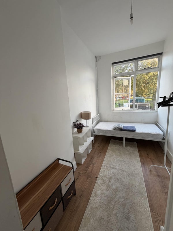Room Green Lanes in Greater London