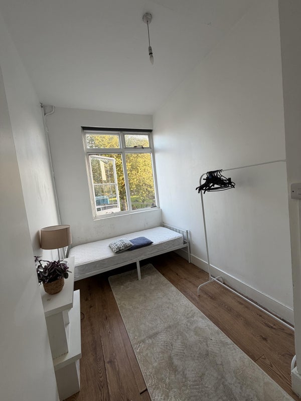 Room Green Lanes in Greater London