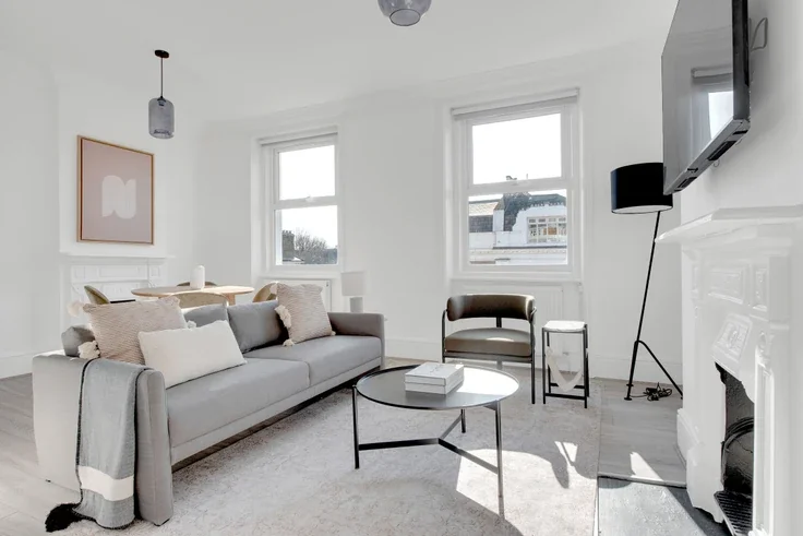 Flat Earl's Court Road in Greater London