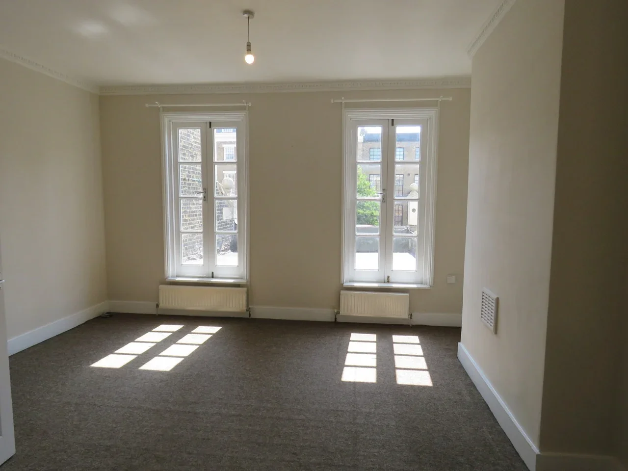 Flat Lower Clapton Road in Greater London