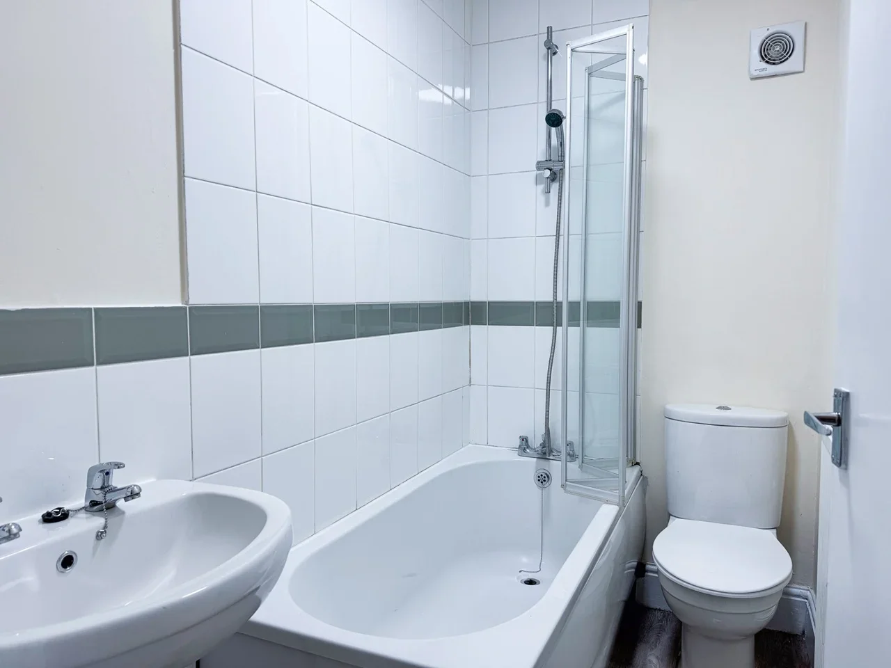 Flat Hainton Avenue in Grimsby