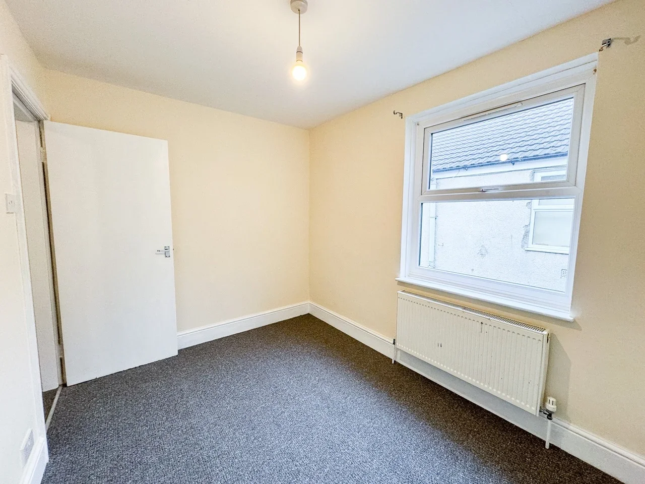 Flat Hainton Avenue in Grimsby