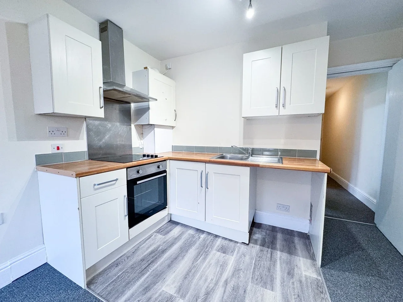 Flat Hainton Avenue in Grimsby