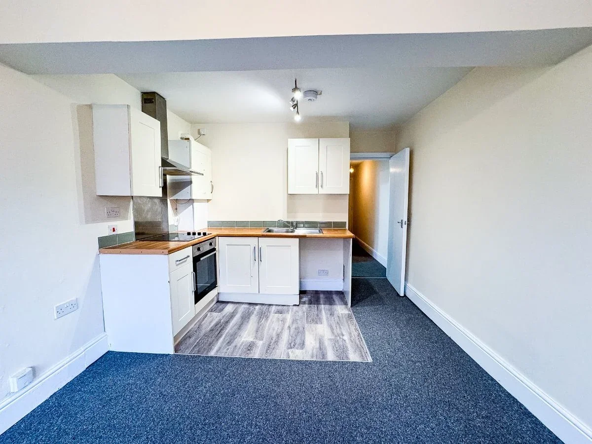 Flat Hainton Avenue in Grimsby