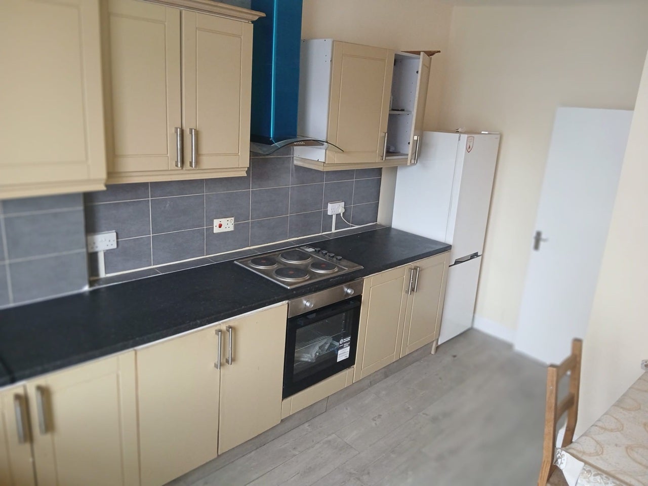 Flat Claremont Road in Greater London