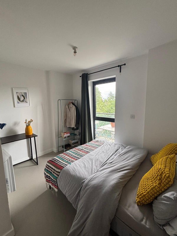 Room Brisbane Road in Greater London