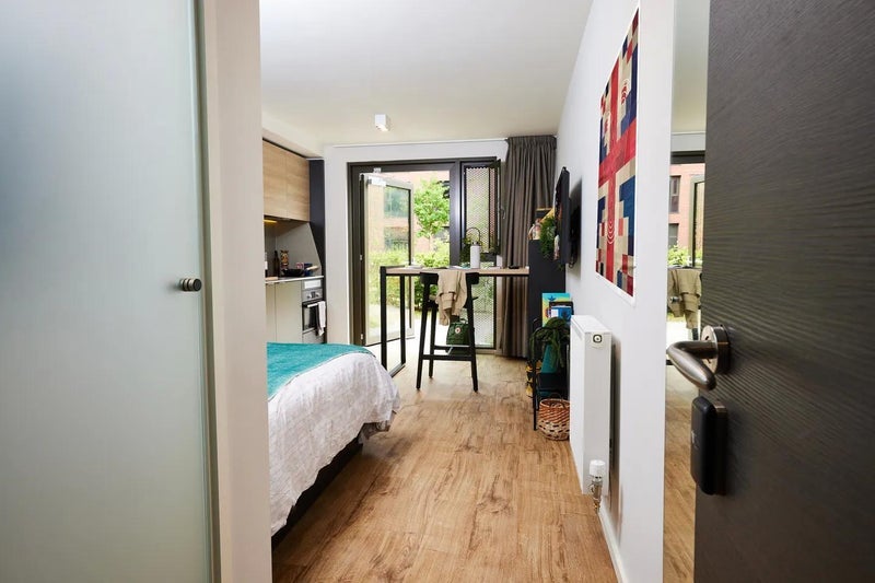 Room Pershore Road in Birmingham