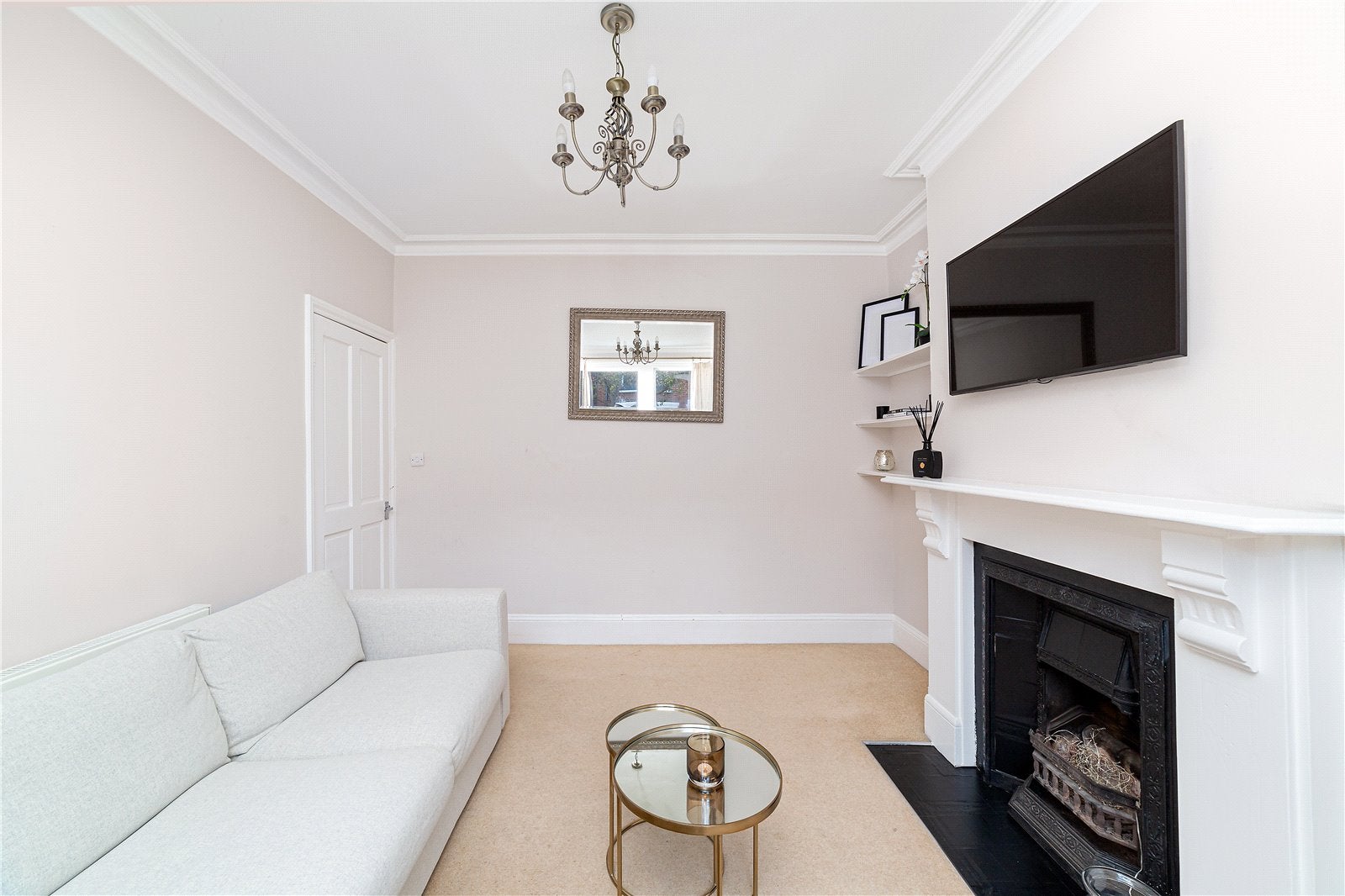 Flat Kingwood Road in Greater London