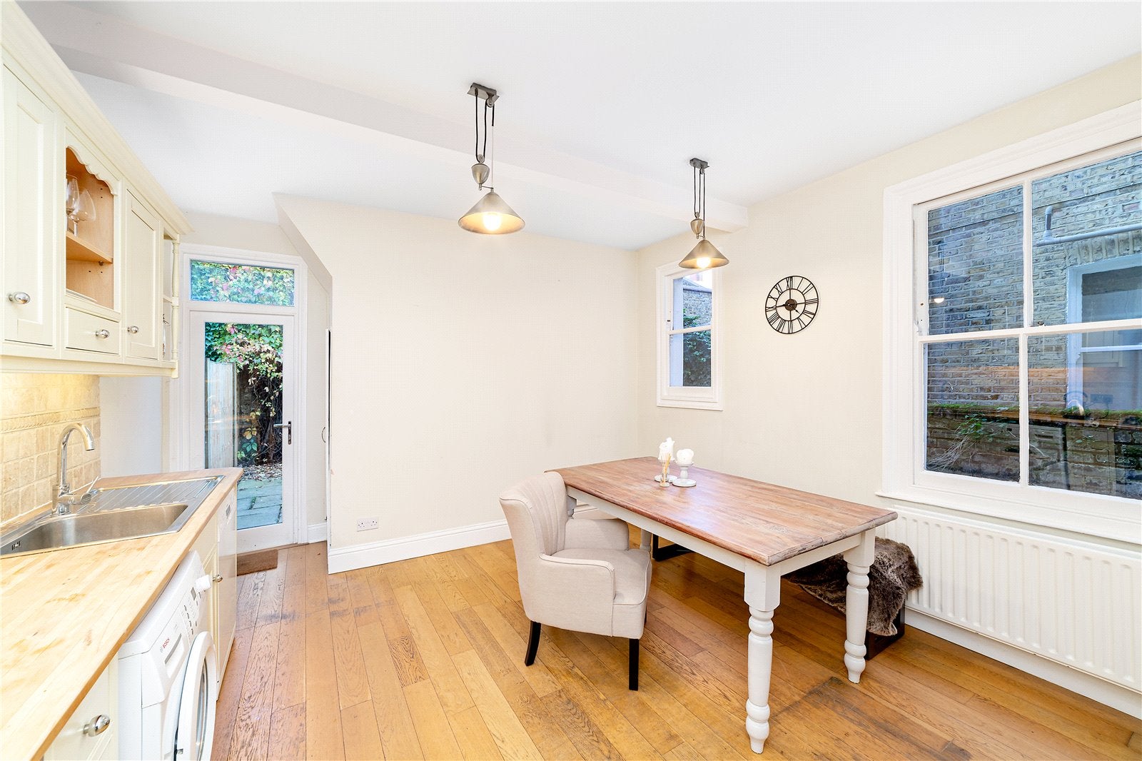Flat Kingwood Road in Greater London