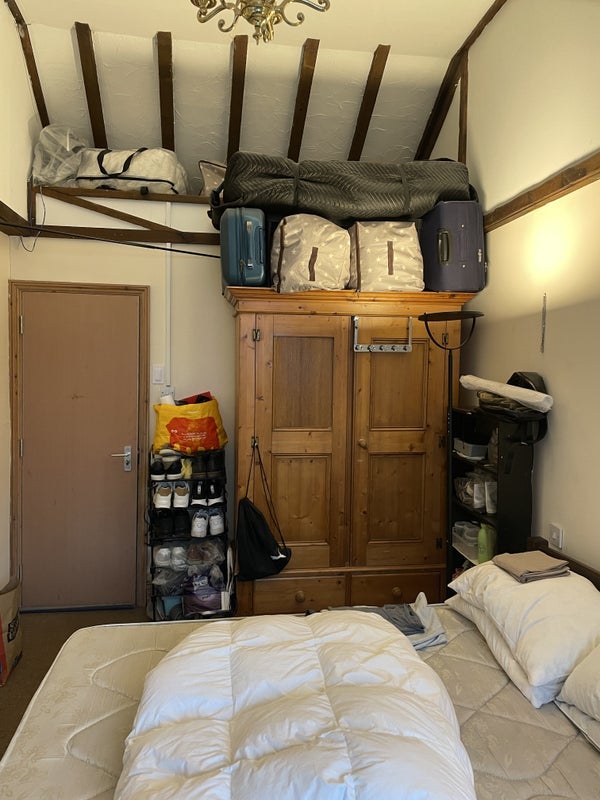Room St. Peter's Street in Greater London