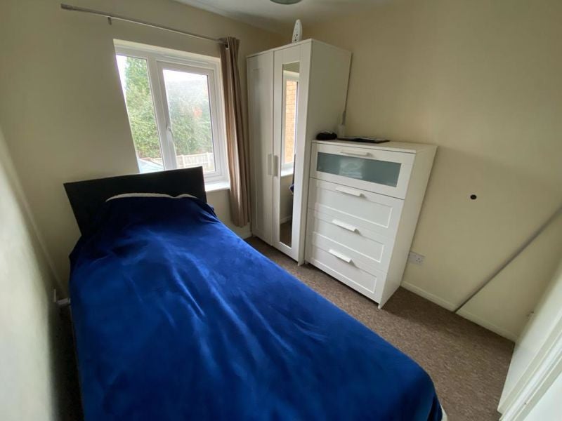 Flat Oaktree Crescent in Bristol