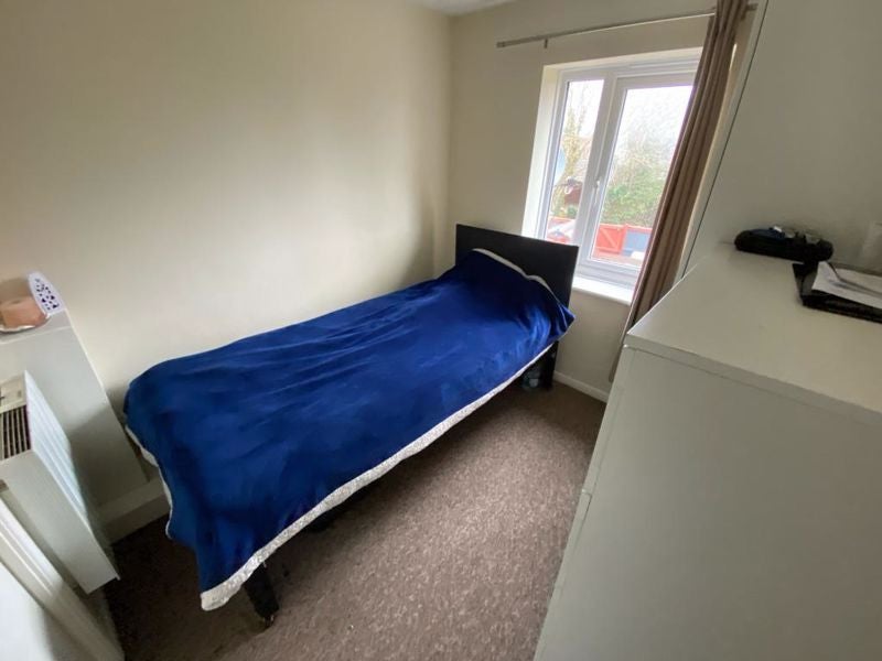 Flat Oaktree Crescent in Bristol