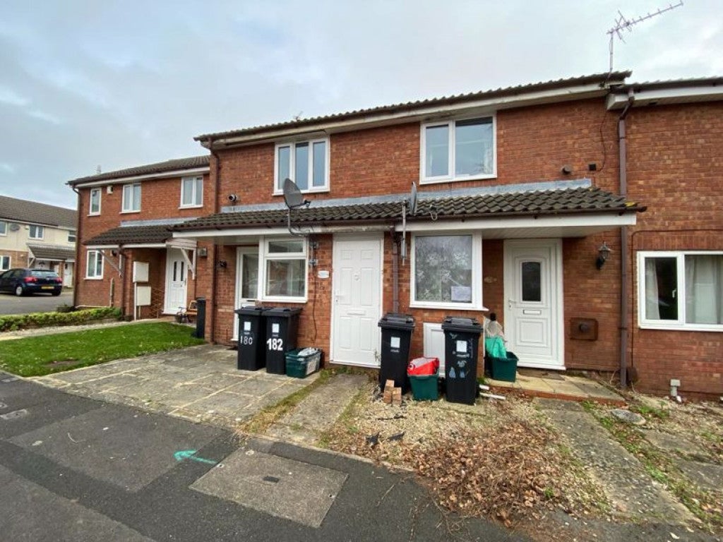 Flat Oaktree Crescent in Bristol