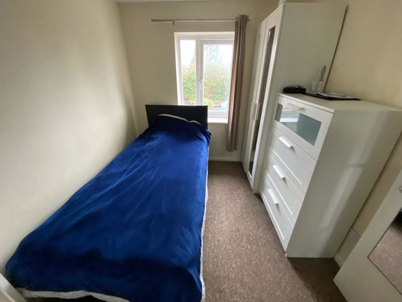 Flat Oaktree Crescent in Bristol