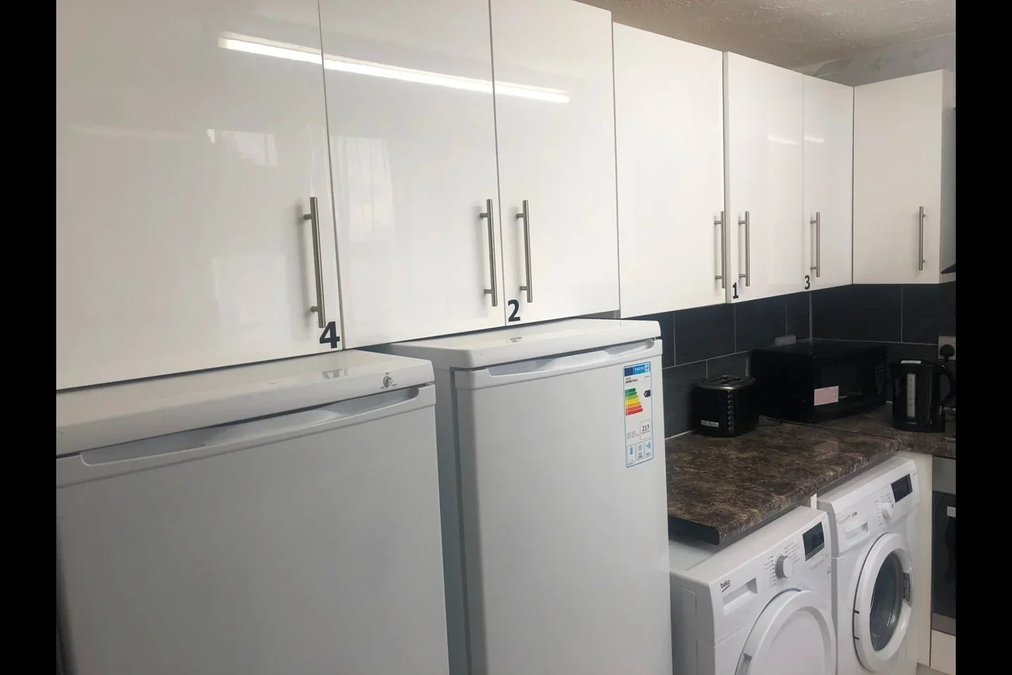 Room Cricklewood Lane in Greater London