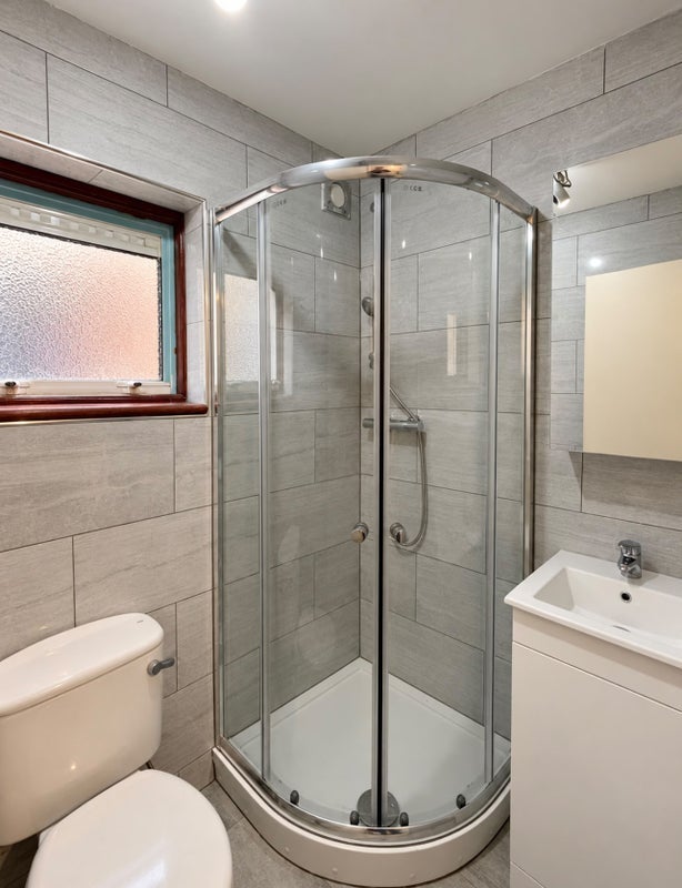 Room Granville Road in Greater London