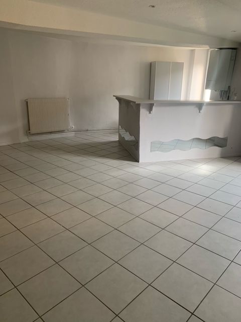 Flat Rue Joannes Mollon in Feurs