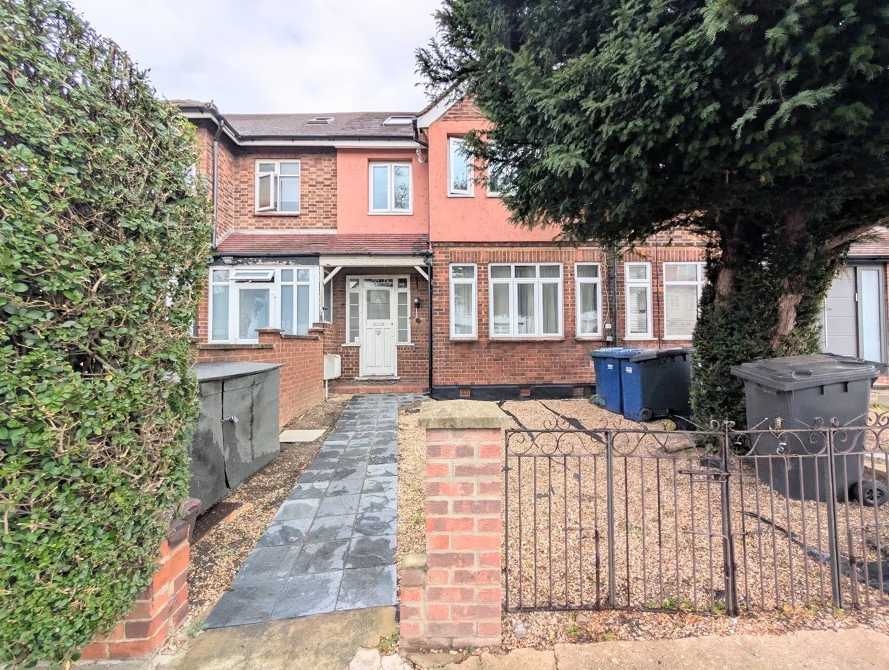 Flat Hamilton Road in Greater London