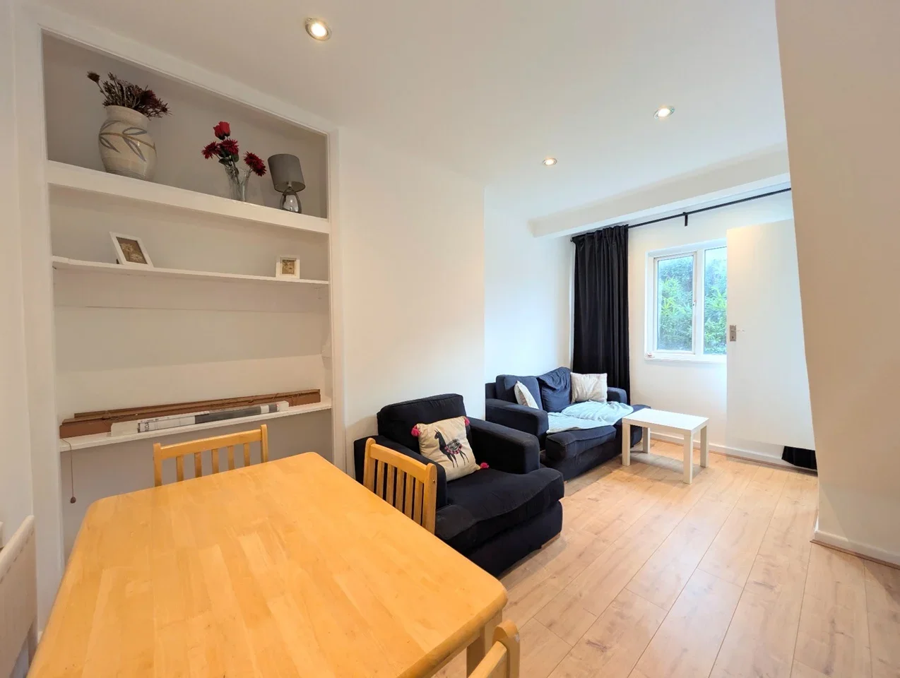 Flat Hamilton Road in Greater London