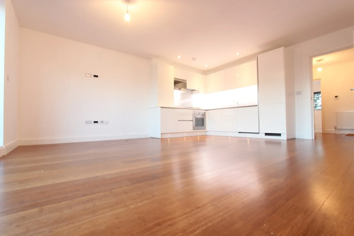 Flat Peace Close in Greater London