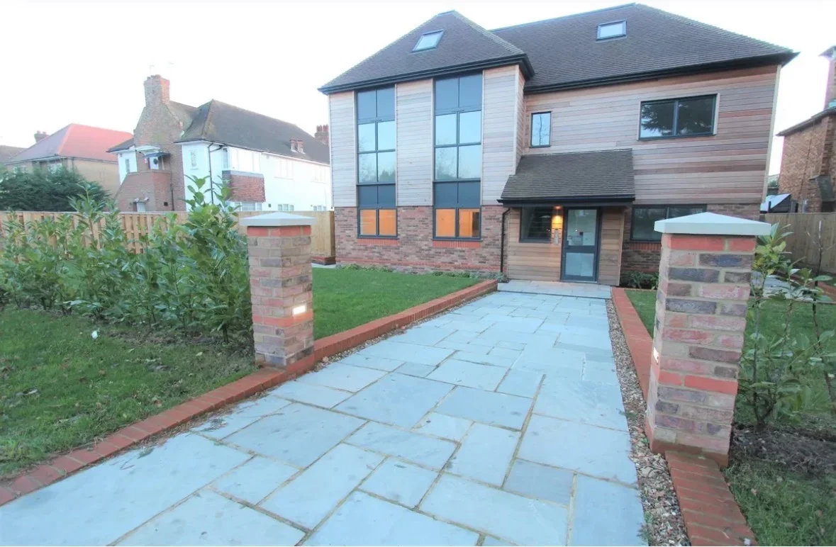 Flat Peace Close in Greater London