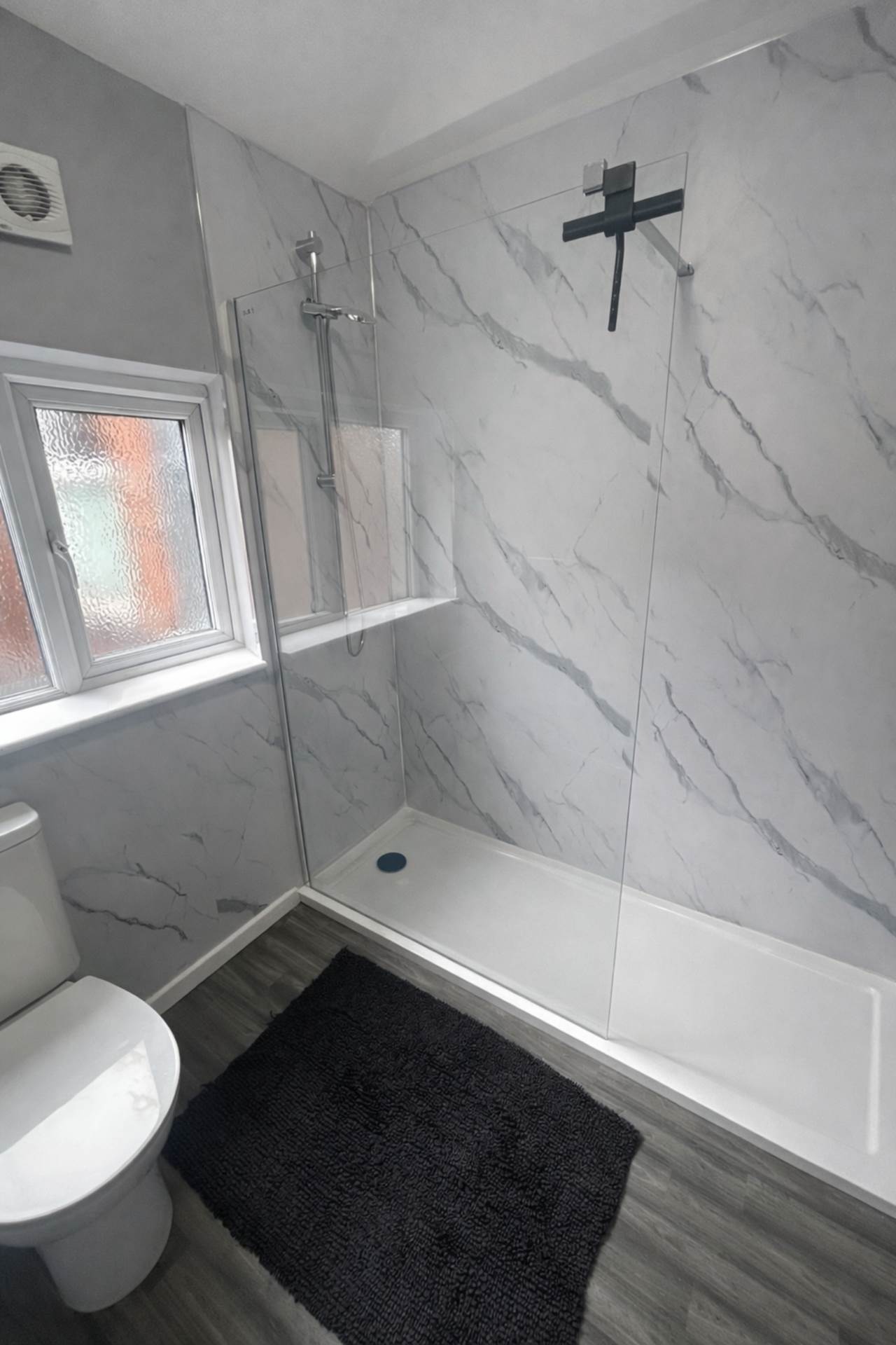 Room Grange Avenue in Warrington
