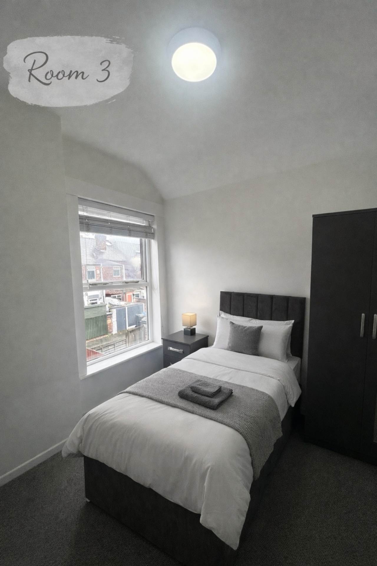 Room Grange Avenue in Warrington
