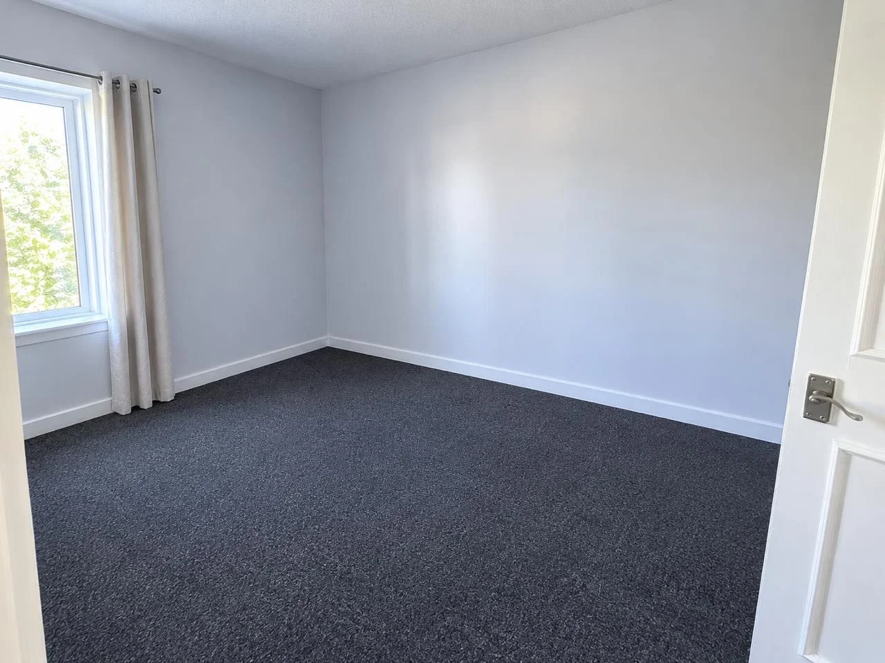 Room Marine Court in Purfleet-on-Thames