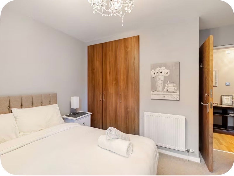 Room Holyrood Road in City of Edinburgh