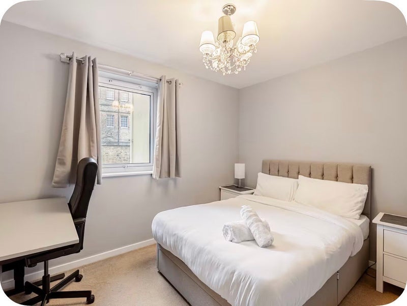 Room Holyrood Road in City of Edinburgh