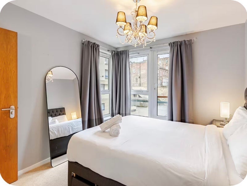 Room Holyrood Road in City of Edinburgh