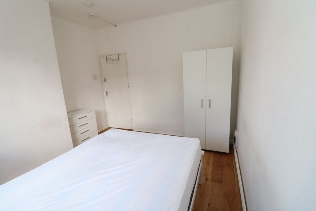 Room Globe Road in Greater London