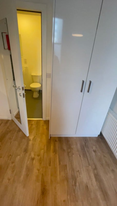 Flat Higham Place in Newcastle upon Tyne
