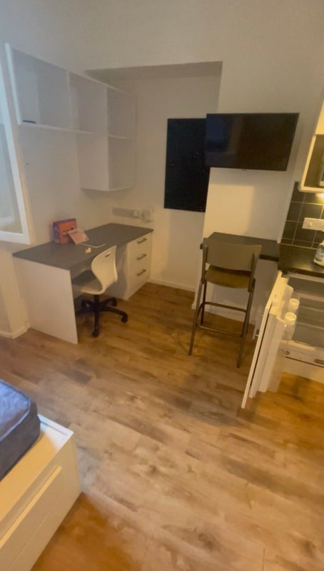 Flat Higham Place in Newcastle upon Tyne