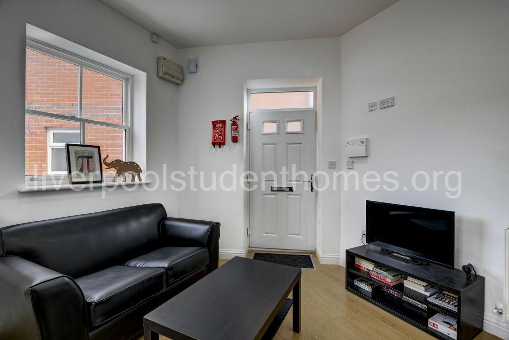 Room Shaw Street in Liverpool