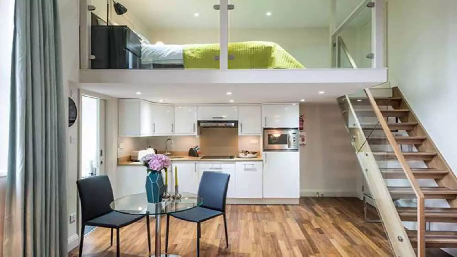 Flat Blenheim Crescent in Greater London