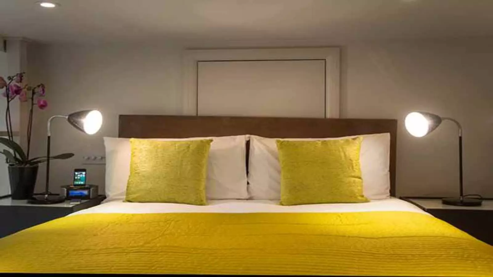 Flat Blenheim Crescent in Greater London