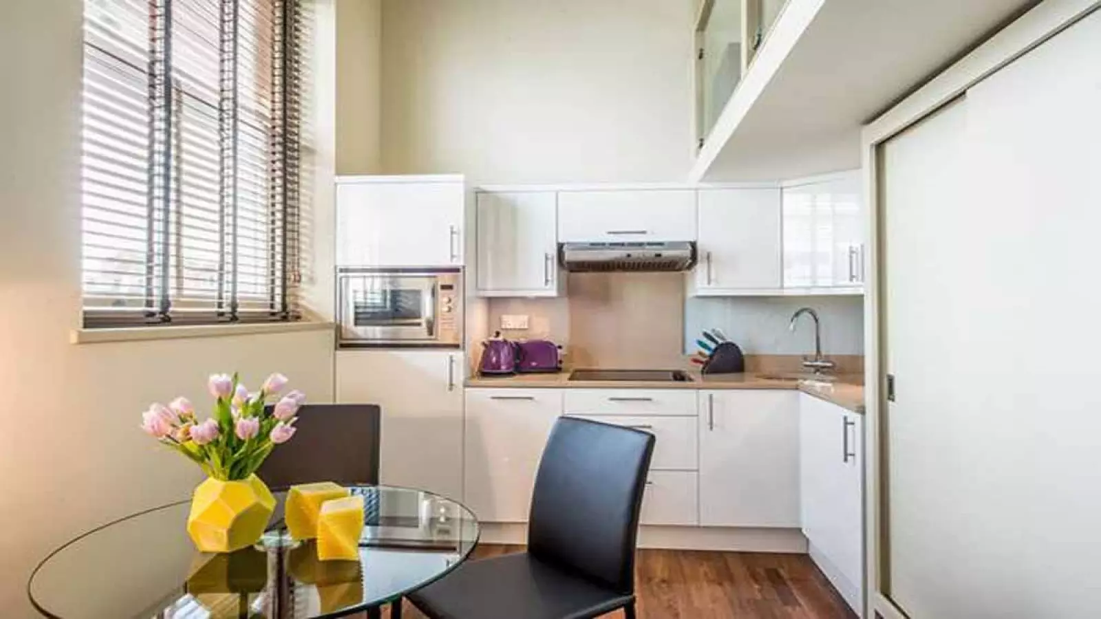 Flat Blenheim Crescent in Greater London