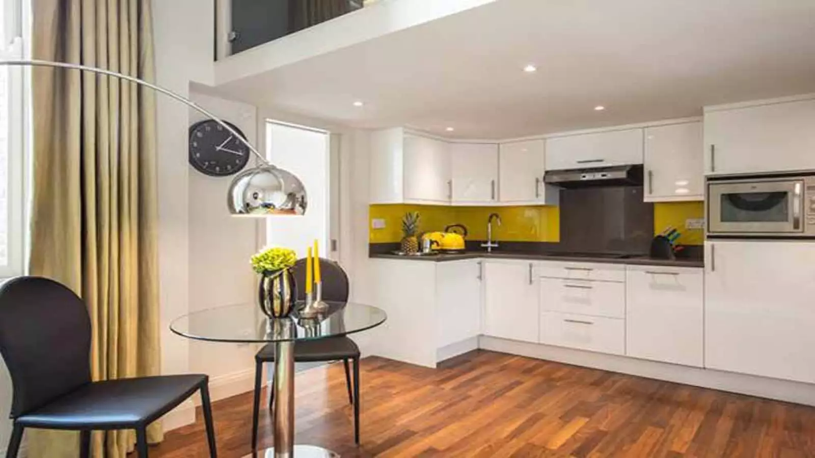 Flat Blenheim Crescent in Greater London