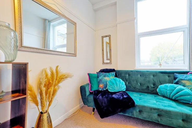 Flat Eastern Esplanade in Southend-on-Sea