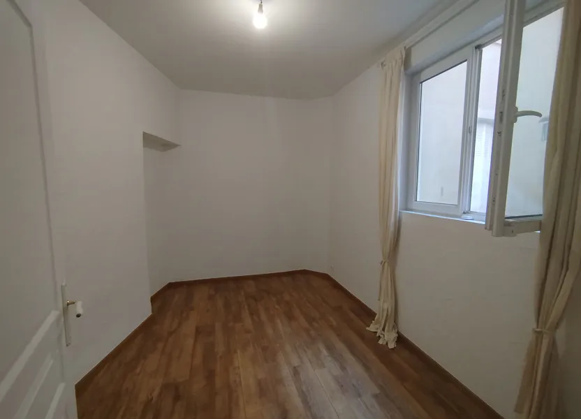 Appartement Place Vivans à Les Vans