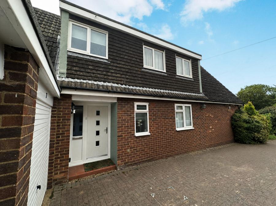 House Bower Close in Eaton Bray