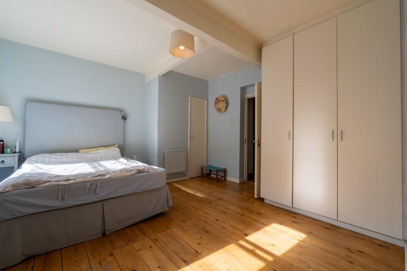 Room Gales Gardens in Greater London