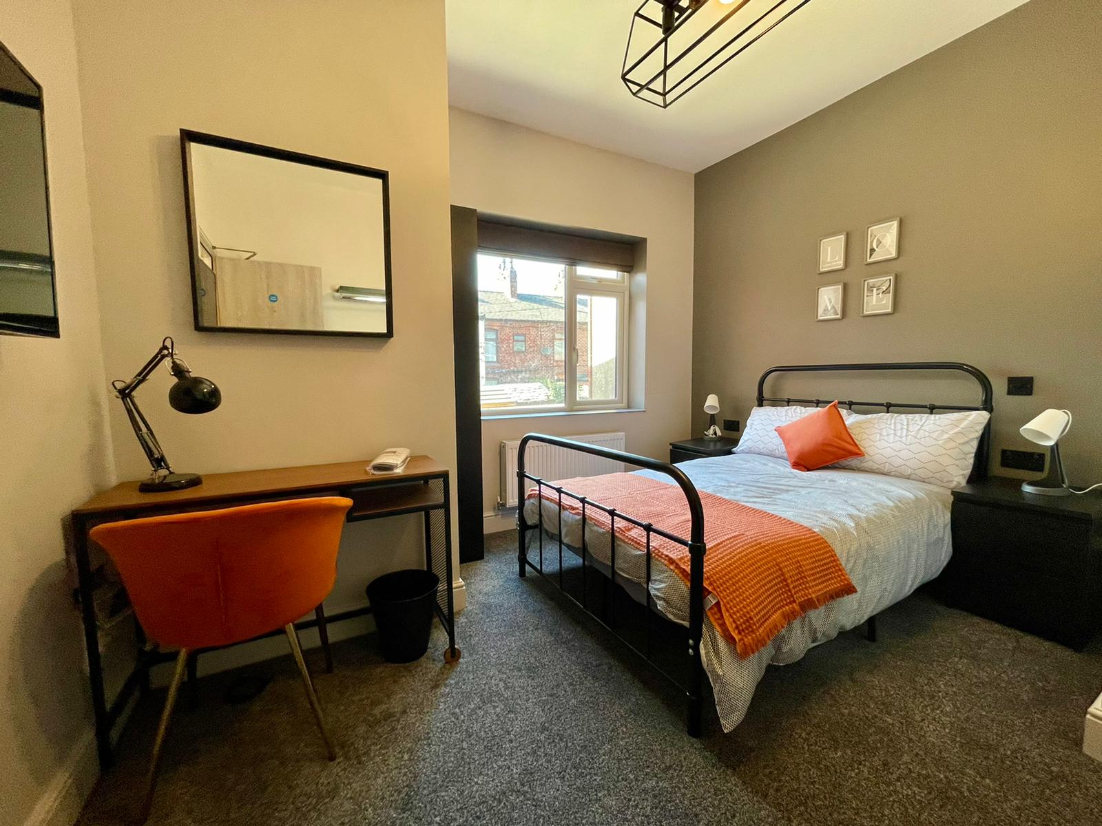 Room Worsley Street in Salford